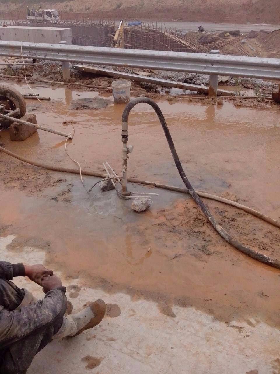 汨罗路基压密注浆